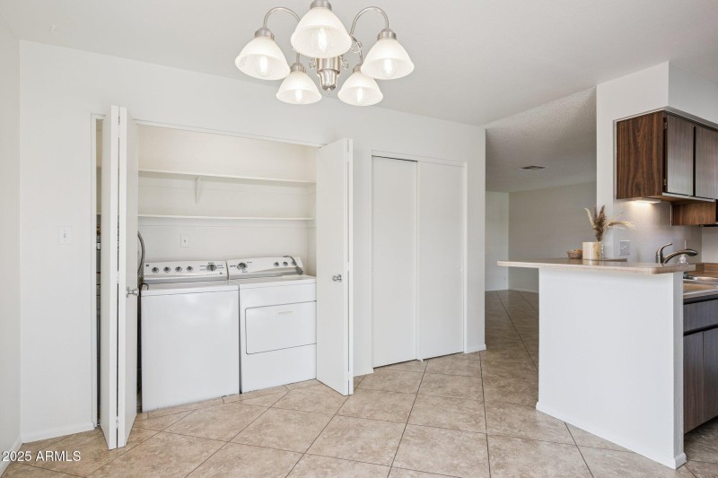 8-web-or-mls-195-n-cottonwood-st-21