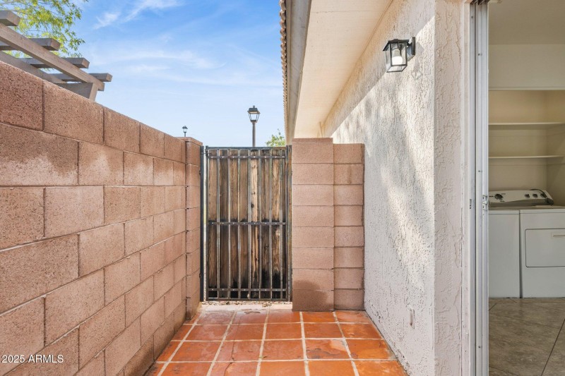 26-web-or-mls-195-n-cottonwood-st-21