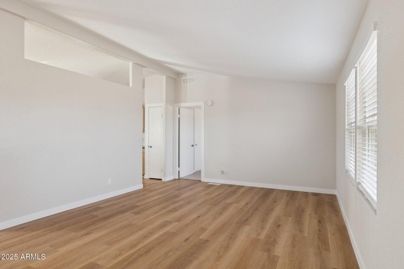 6-web-or-mls-53531-w-buck-dr