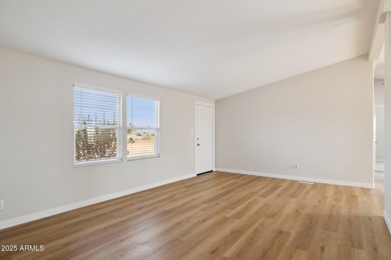 8-web-or-mls-53531-w-buck-dr