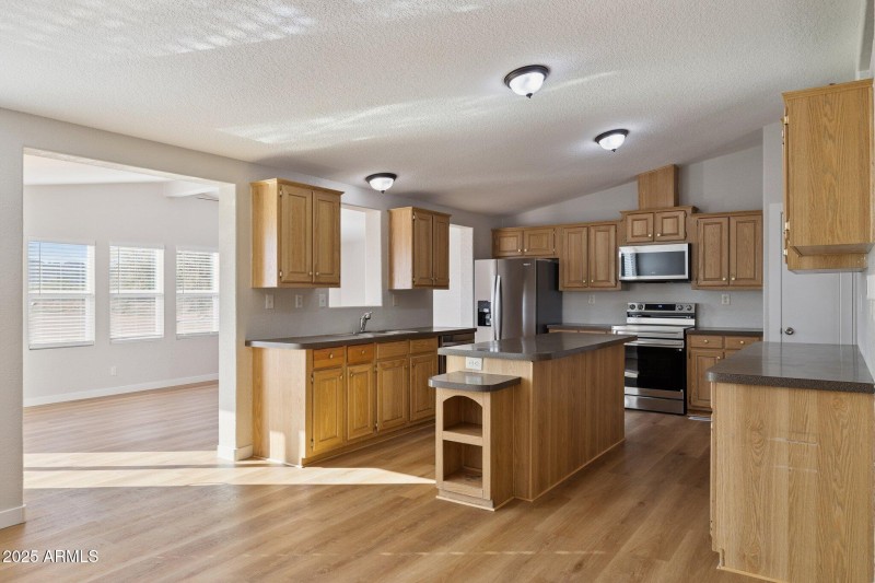 12-web-or-mls-53531-w-buck-dr