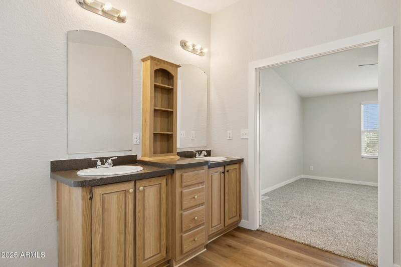 23-web-or-mls-53531-w-buck-dr