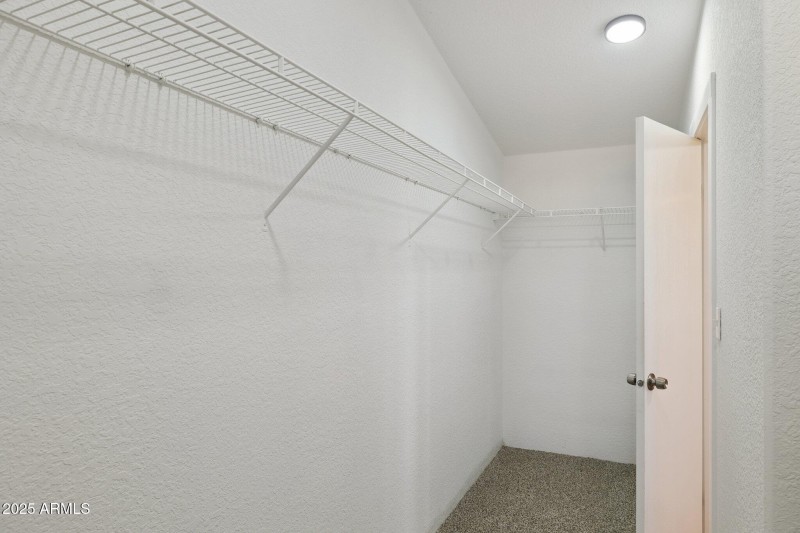 27-web-or-mls-53531-w-buck-dr