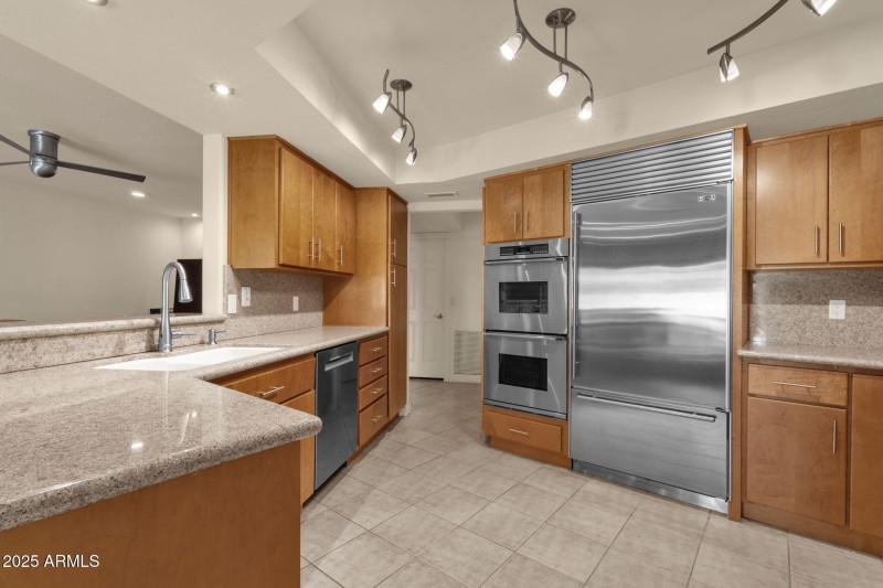 13-web-or-mls-10050-e-mountainview-lake-