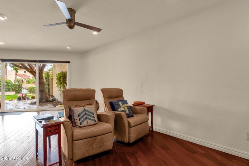 18-web-or-mls-10050-e-mountainview-lake-