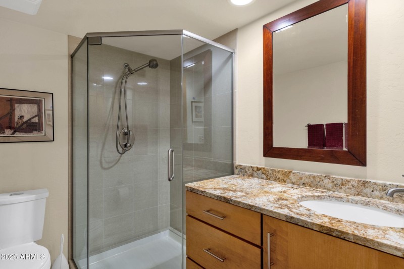 21-web-or-mls-10050-e-mountainview-lake-