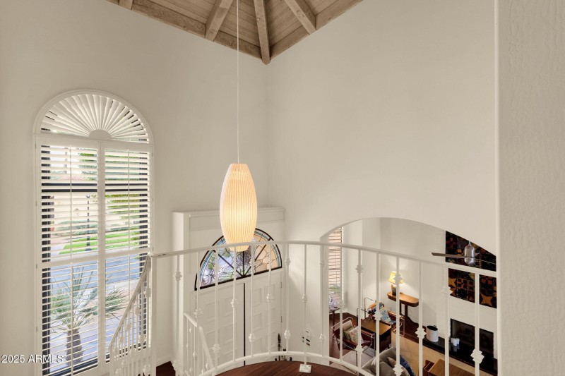 22-web-or-mls-10050-e-mountainview-lake-