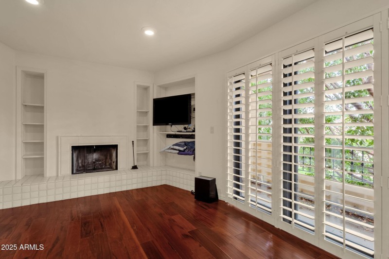 27-web-or-mls-10050-e-mountainview-lake-