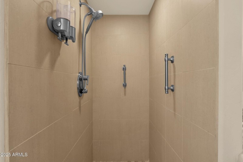 33-web-or-mls-10050-e-mountainview-lake-