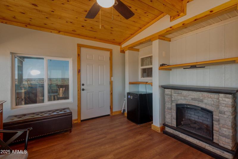 026_photo26_2580_e_2nd_sundown_lane_sf_d