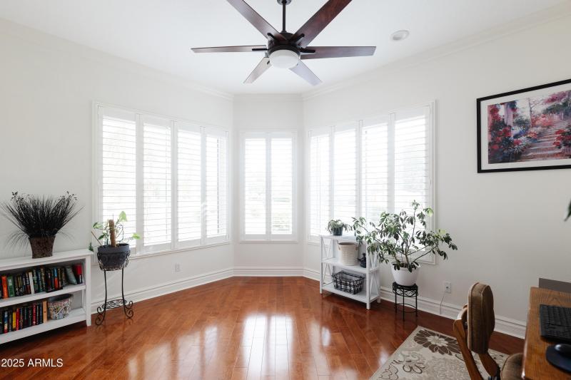 Bellflower Den/Bedroom 4