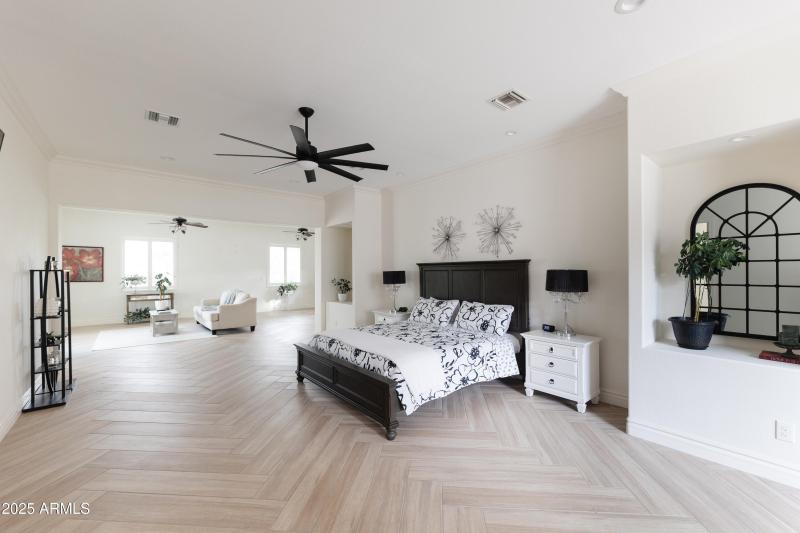 Bellflower Primary Suite