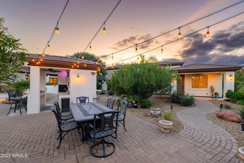 Bellfloewer Pergola 1 with Bar