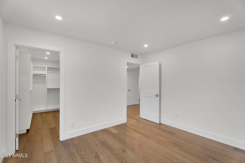 25-web-or-mls-3413 N 87th Pl-28