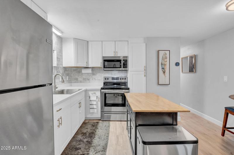 8-web-or-mls-8639 E Delilah Ave-8