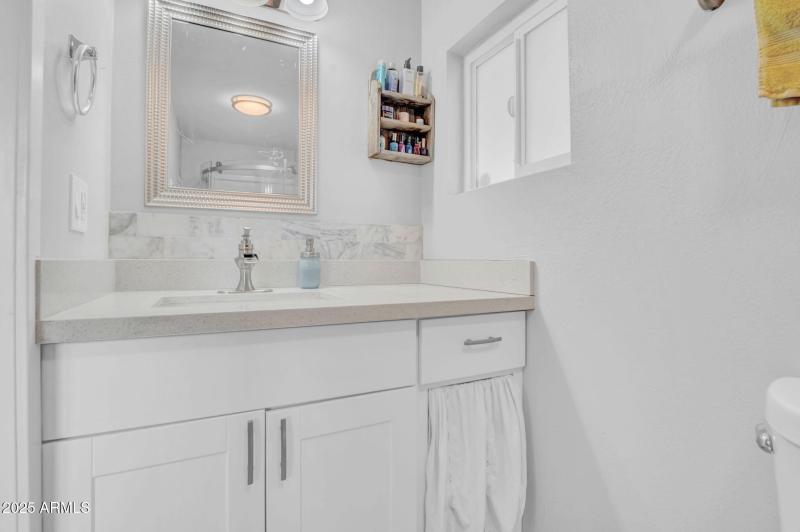 14-web-or-mls-8639 E Delilah Ave-14