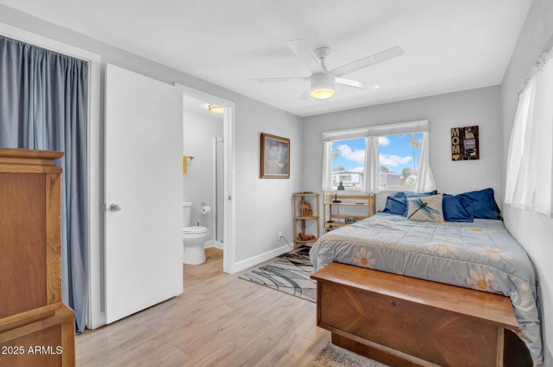 13-web-or-mls-8639 E Delilah Ave-13