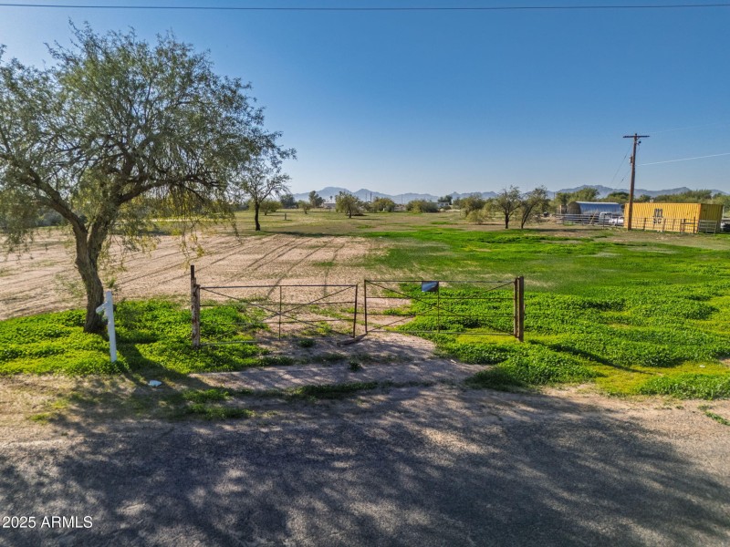 1-web-or-mls-51259 W Julie Lane-1