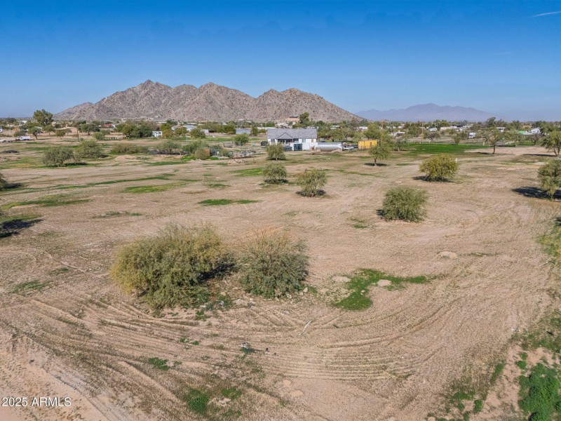 19-web-or-mls-51259 W Julie Lane-19