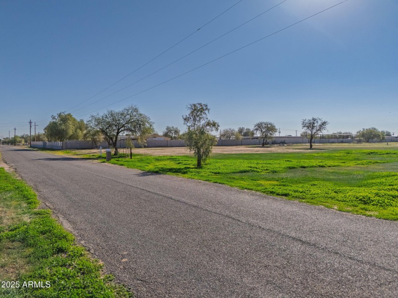 23-web-or-mls-51259 W Julie Lane-23