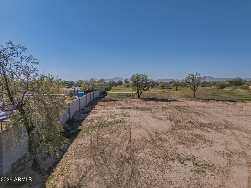 24-web-or-mls-51259 W Julie Lane-24