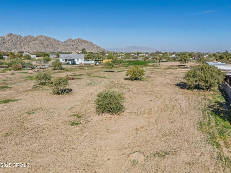 26-web-or-mls-51259 W Julie Lane-26