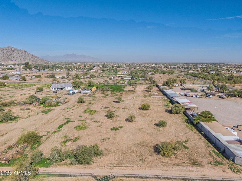 30-web-or-mls-51259 W Julie Lane-30