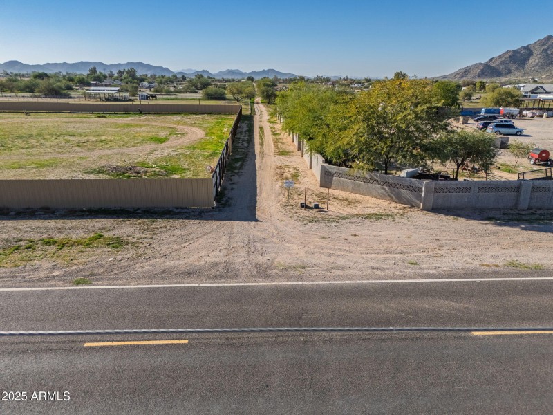 32-web-or-mls-51259 W Julie Lane-32