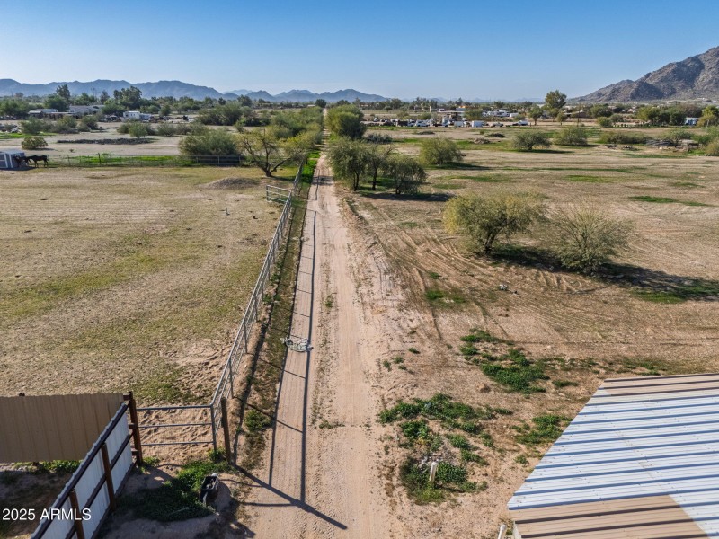 33-web-or-mls-51259 W Julie Lane-33