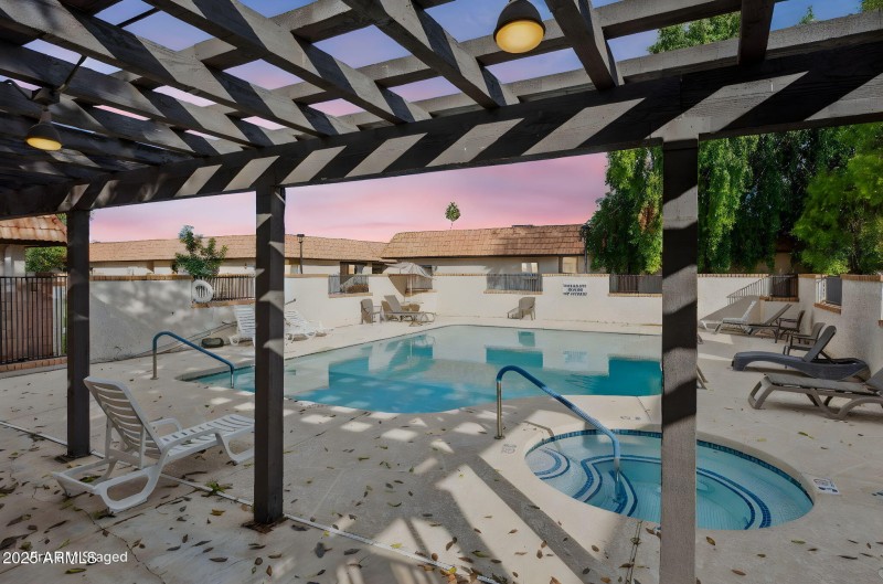 36-web-or-mls-195-n-cottonwood-st-21