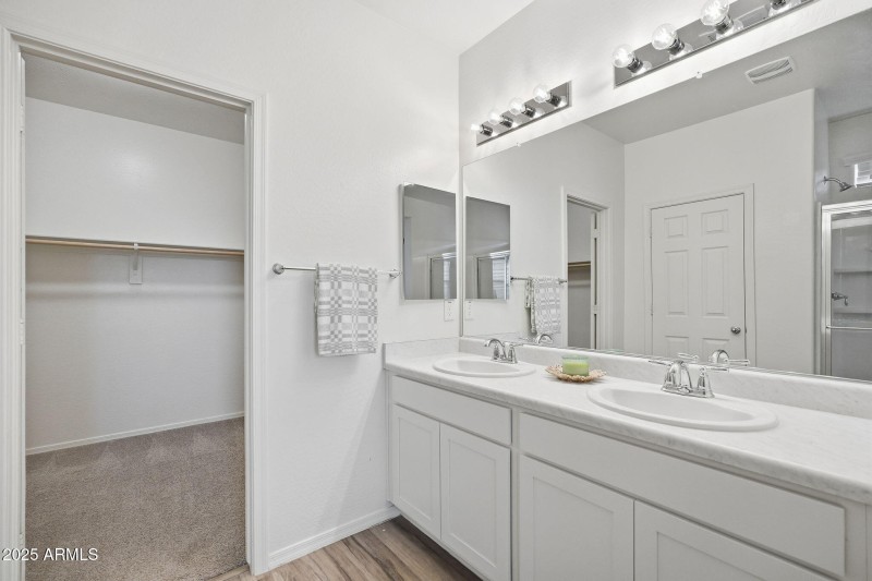 17594 W COUNTRY CLUB TER