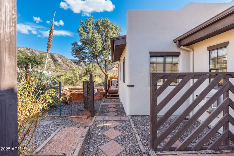 49-web-or-mls-DSC08260-HDR-Edit