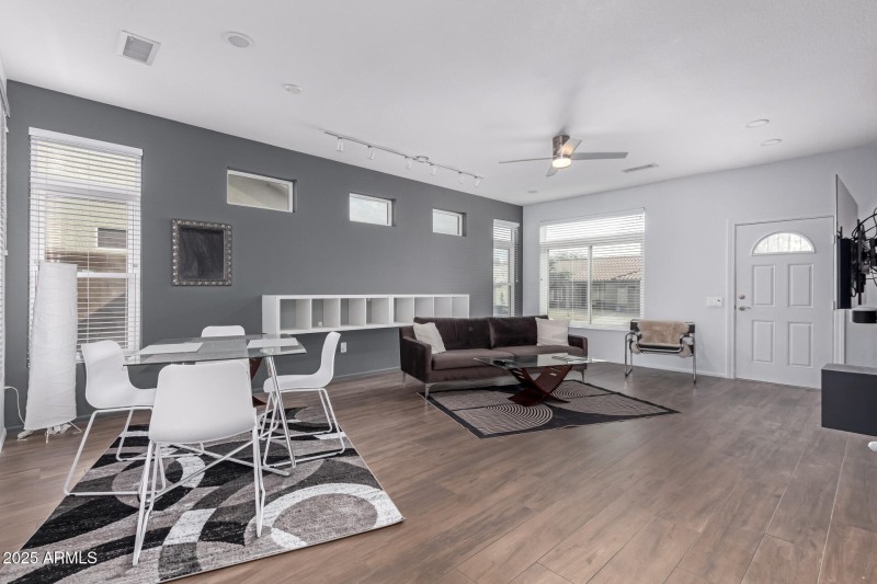 utica living new back