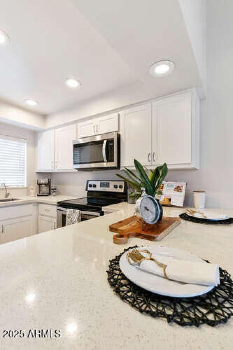 914 S Melody Ln Tempe AZ 85281-small-008