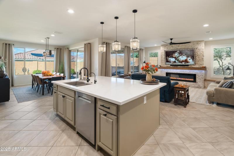 26990 W Utopia Rd-48