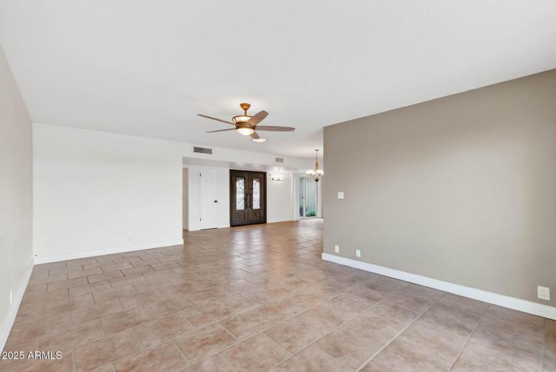 34_10358_W_Cameo31_mls