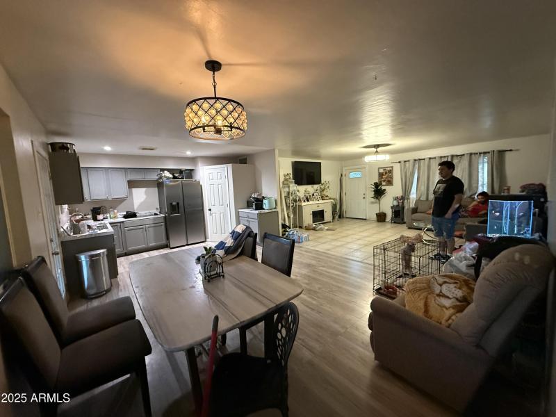 20251007_010153309_iOS