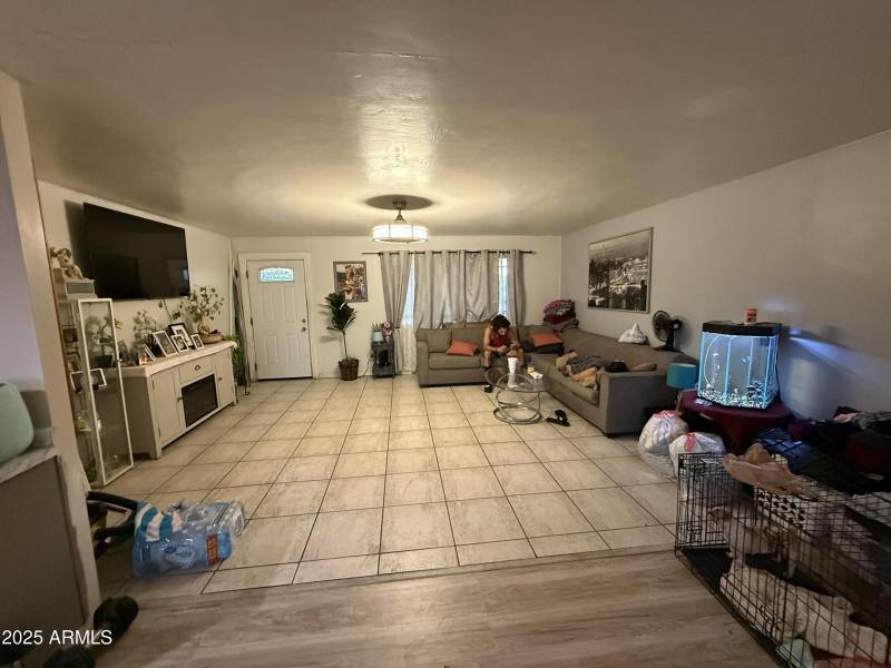 20251007_010243013_iOS