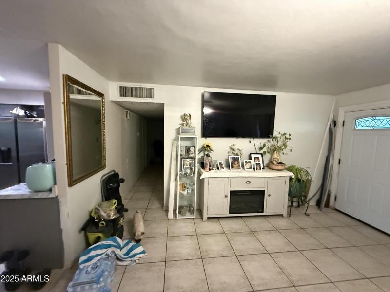 20251007_010252079_iOS