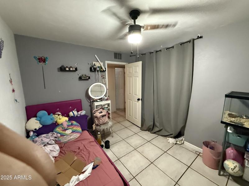 20251007_010339557_iOS