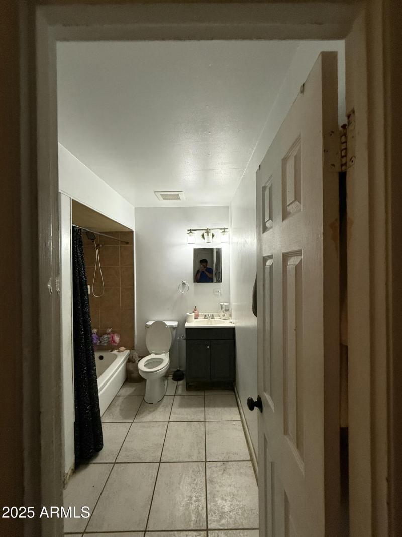 20251007_010352865_iOS