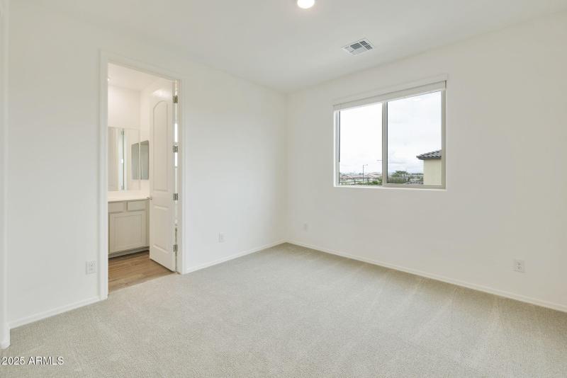 HALL BEDROOM W JACK N JILL BATH