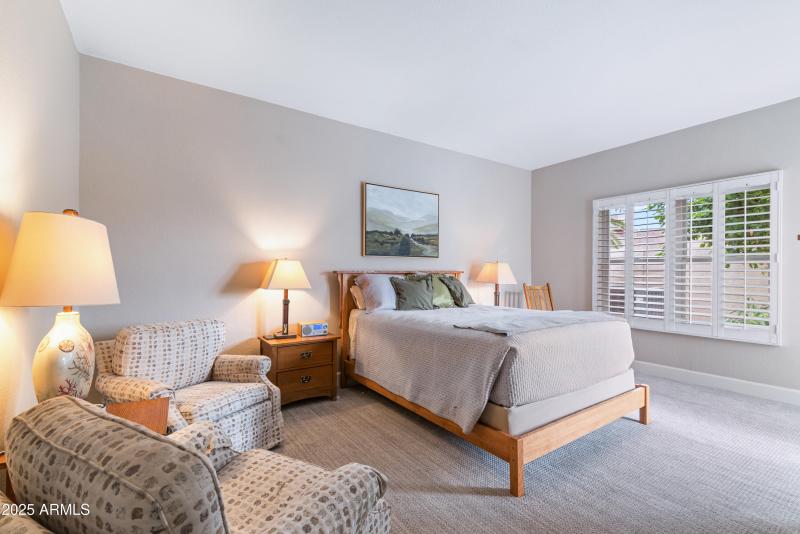 27_8100 e camelback rd-25