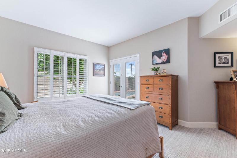 29_8100 e camelback rd-27