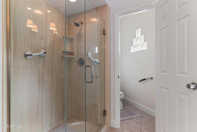 32_8100 e camelback rd-30