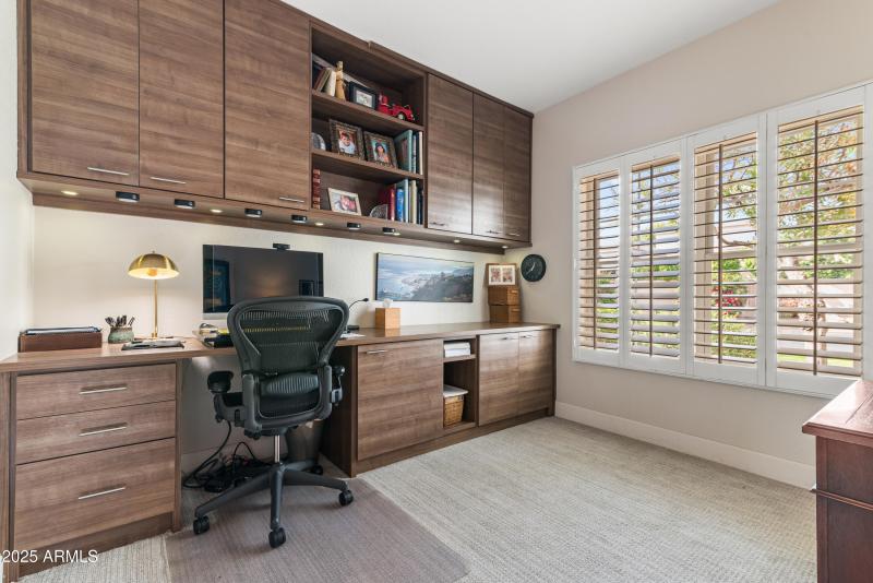 15_8100 e camelback rd-14