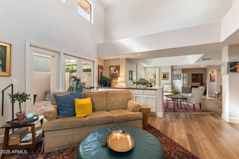 21_8100 e camelback rd-19