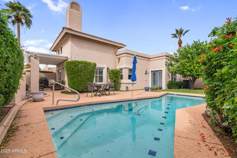 34_8100 e camelback rd-32