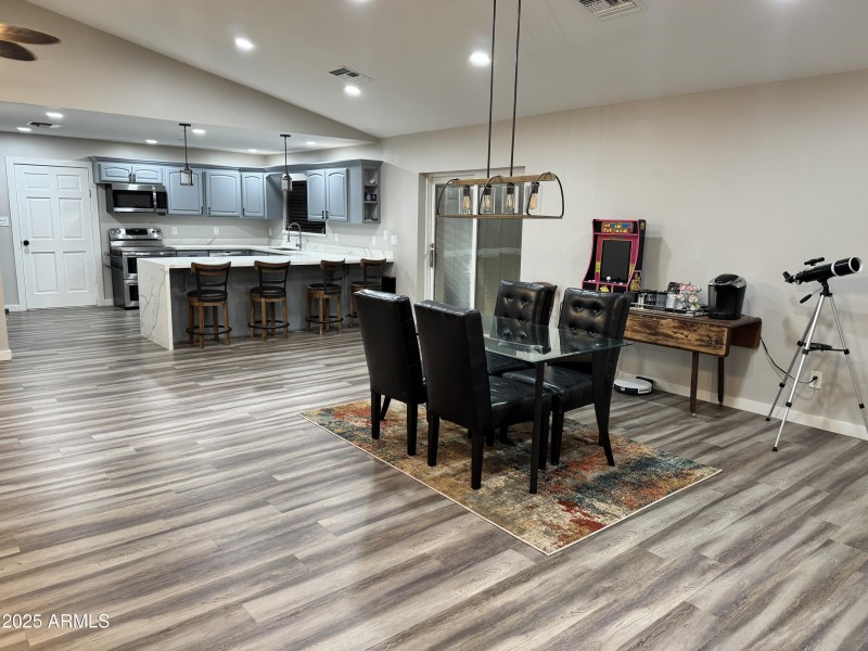 Kitcjen & Dining Area