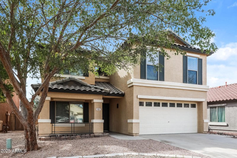 003-photo-front-view-14927070